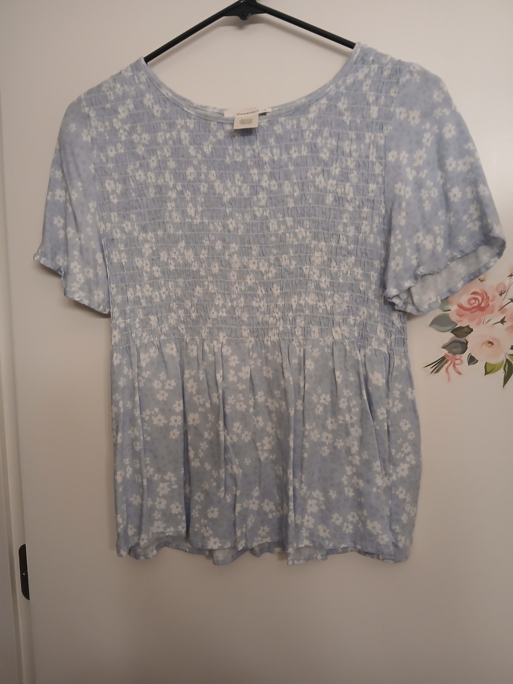 SIZE MED URBAN Romantics Light Blue Floral Smocked Peplum Top